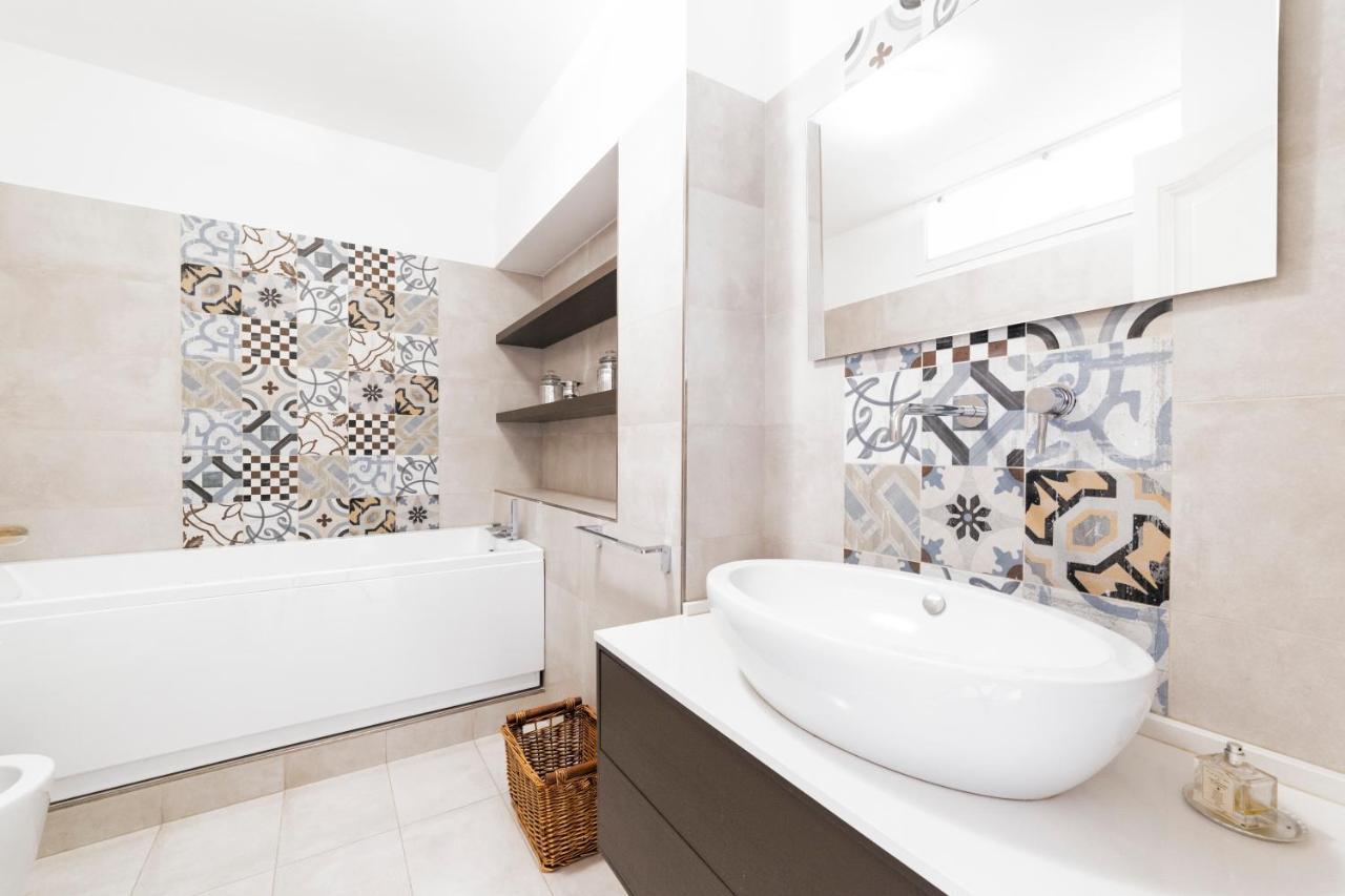 Loreto Elegant Flat Milan Exterior photo